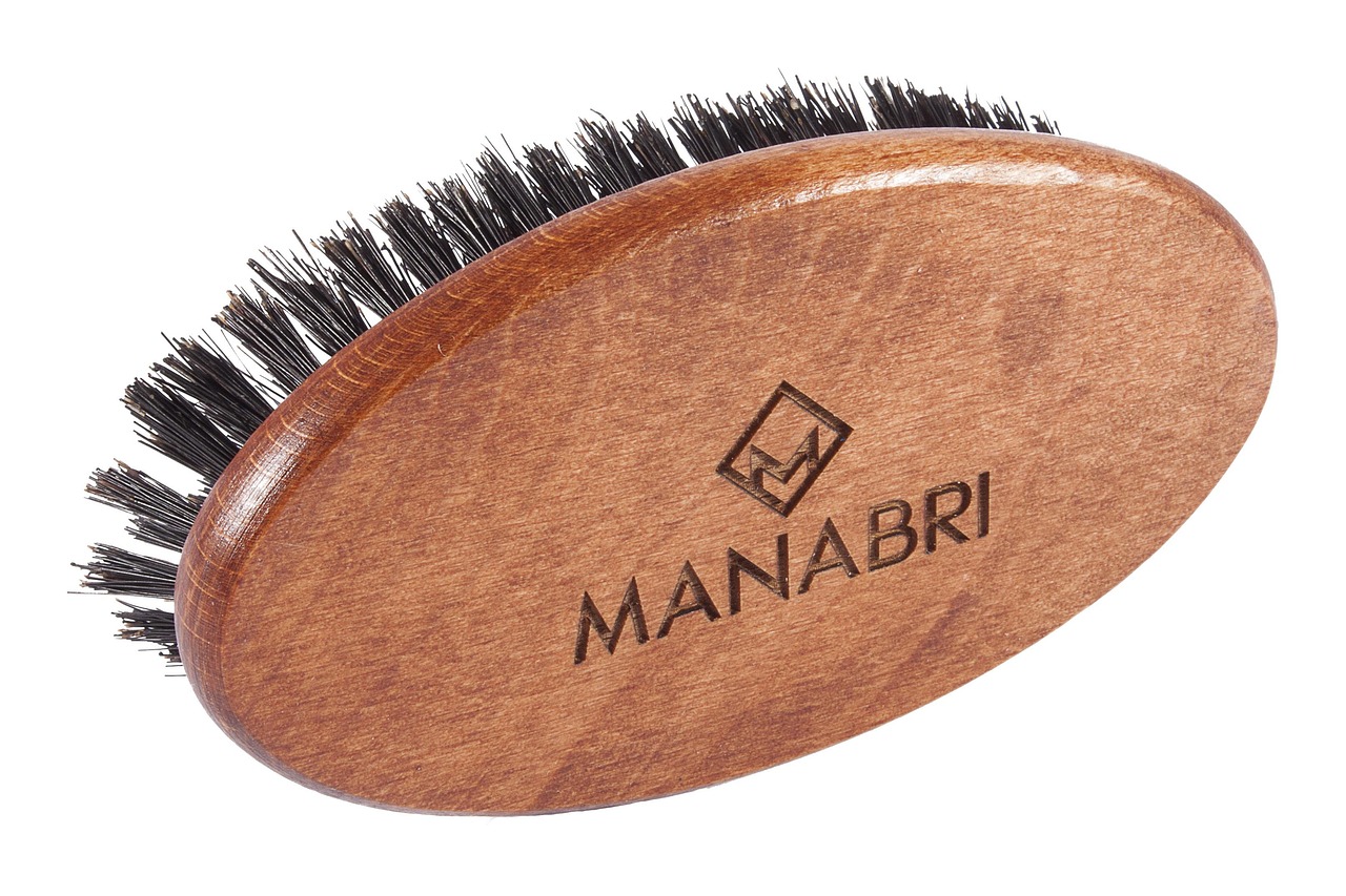 顎のニキビが髭剃りによって悪化する原因は何ですか？