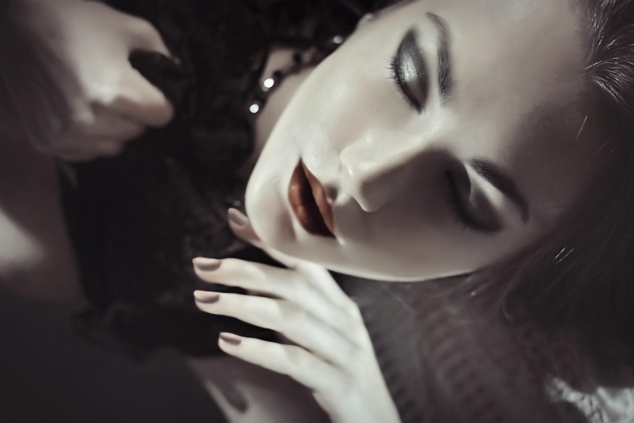 顔の部位別ニキビに合わせたメイクオフのコツは？