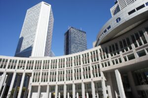 デコルテニキビと日焼けとの関係は何か？