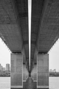 胸元のニキビが肌荒れと合併する理由とは？